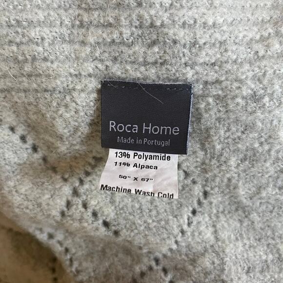 Roca Home luxury wool blend throw blanket - Picture 4 of 7